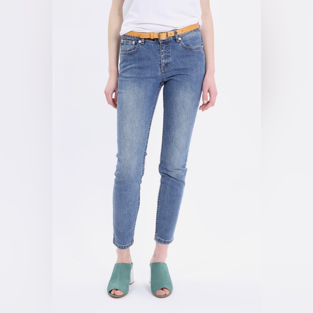 APC WOMENS JEANS SIZE 24